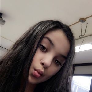 Meet your Posher, Adriana